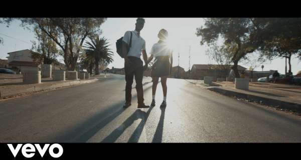 Download Mlindo The Vocalist - AmaBlesser (official video)